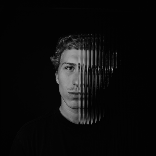 The art of hypnotic groove: Munich-based DJ and producer julës is an artist who creates an unprecedented style of mixing Minimal, Ibiza TechHouse and classic disco vibes. Influenced by the sounds of Archie Hamilton, Marco Carola & ANOTR he is combining his grooves amongst hypnotizing sonics; perfect from the warm-up to peak time in clubs and festivals, all the way through to the afters and early hours. The result? Mesmerizing energy on the dance floor. Over and beyond, he is managing his bar „Goldkätzchen“ in Munich, where he delivers his sound on decks to the people. Gigs from Ibiza to Munich City - the young Bavarian will prove to you that the groove is in your soul.
